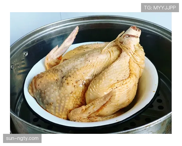 富里训练完直接啃整只烤鸡，这自律和放纵切换得也太丝滑了